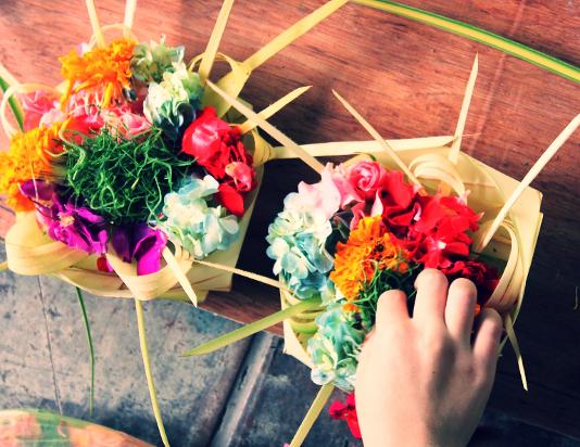 Learn to make Canang Sari